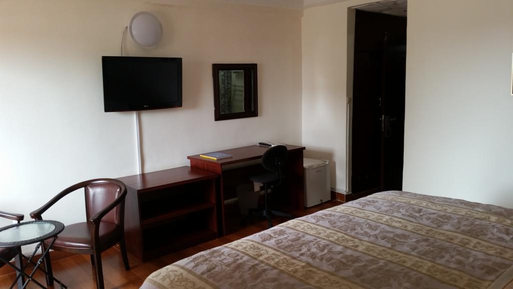Zambezi Inn Hotel Conakry Phòng bức ảnh