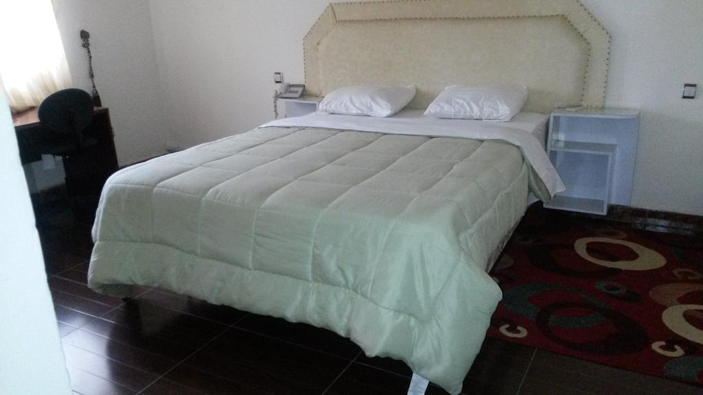 Zambezi Inn Hotel Conakry Phòng bức ảnh