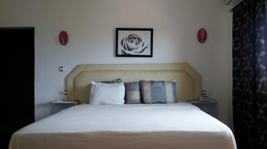 Zambezi Inn Hotel Conakry Phòng bức ảnh