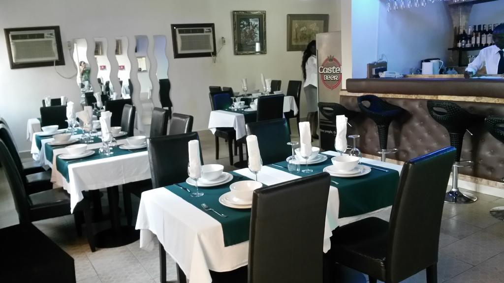 Zambezi Inn Hotel Conakry Ngoại thất bức ảnh
