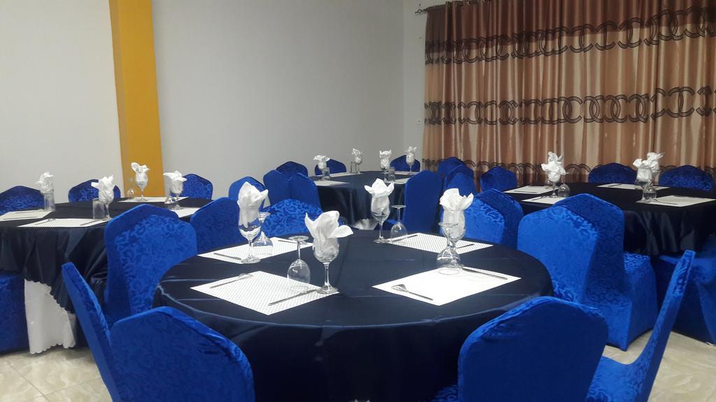 Zambezi Inn Hotel Conakry Ngoại thất bức ảnh
