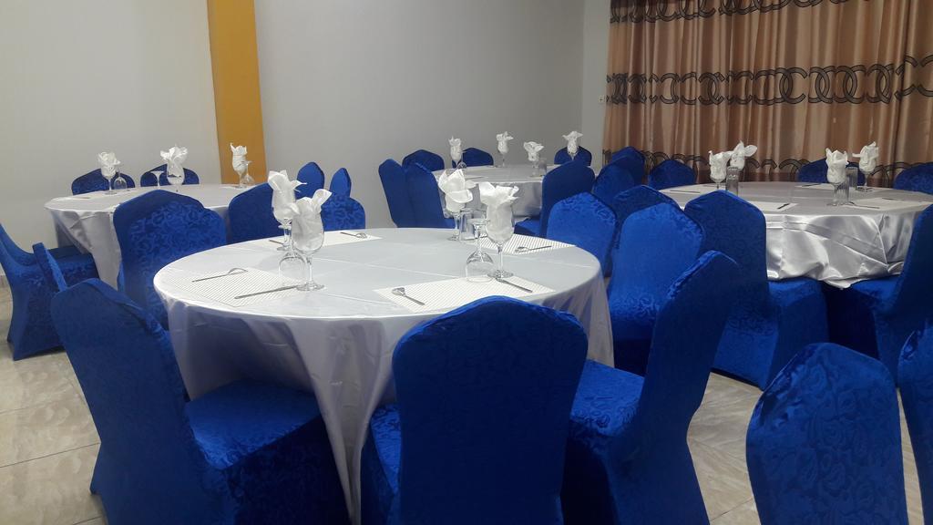Zambezi Inn Hotel Conakry Ngoại thất bức ảnh